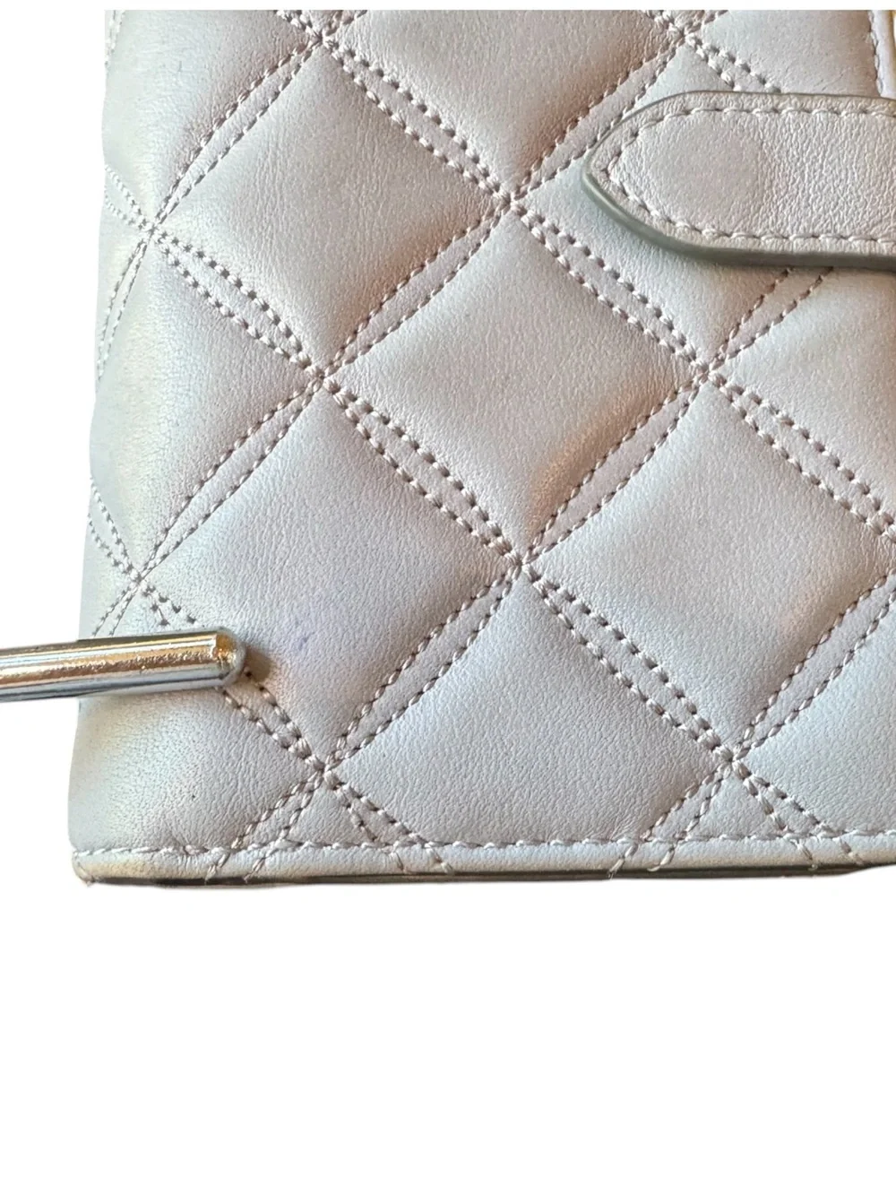 Kate Spade New York Gray Quilted Zip Around Wallet Bifold Organizer